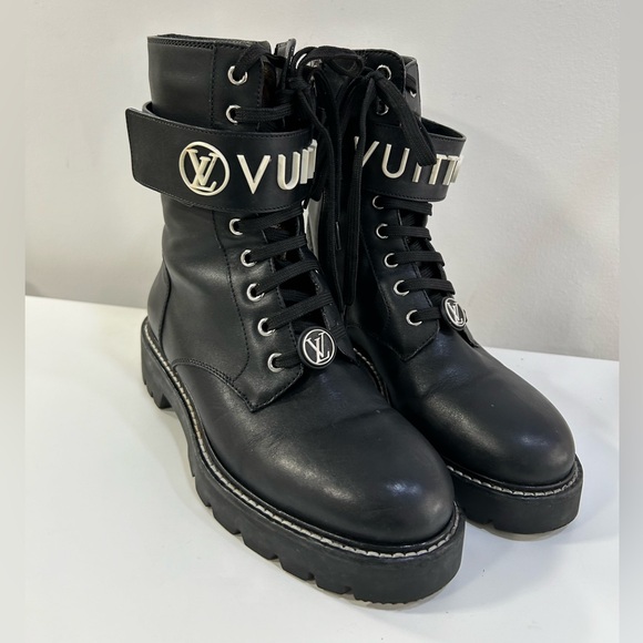 Louis Vuitton Calfskin Monogram Territory Flat Ranger Boots - Picture 9 of 13